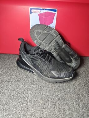 Nike Air Max 270 Shoes Youth Size 6.5Y Black Triple Black Mesh Sneakers